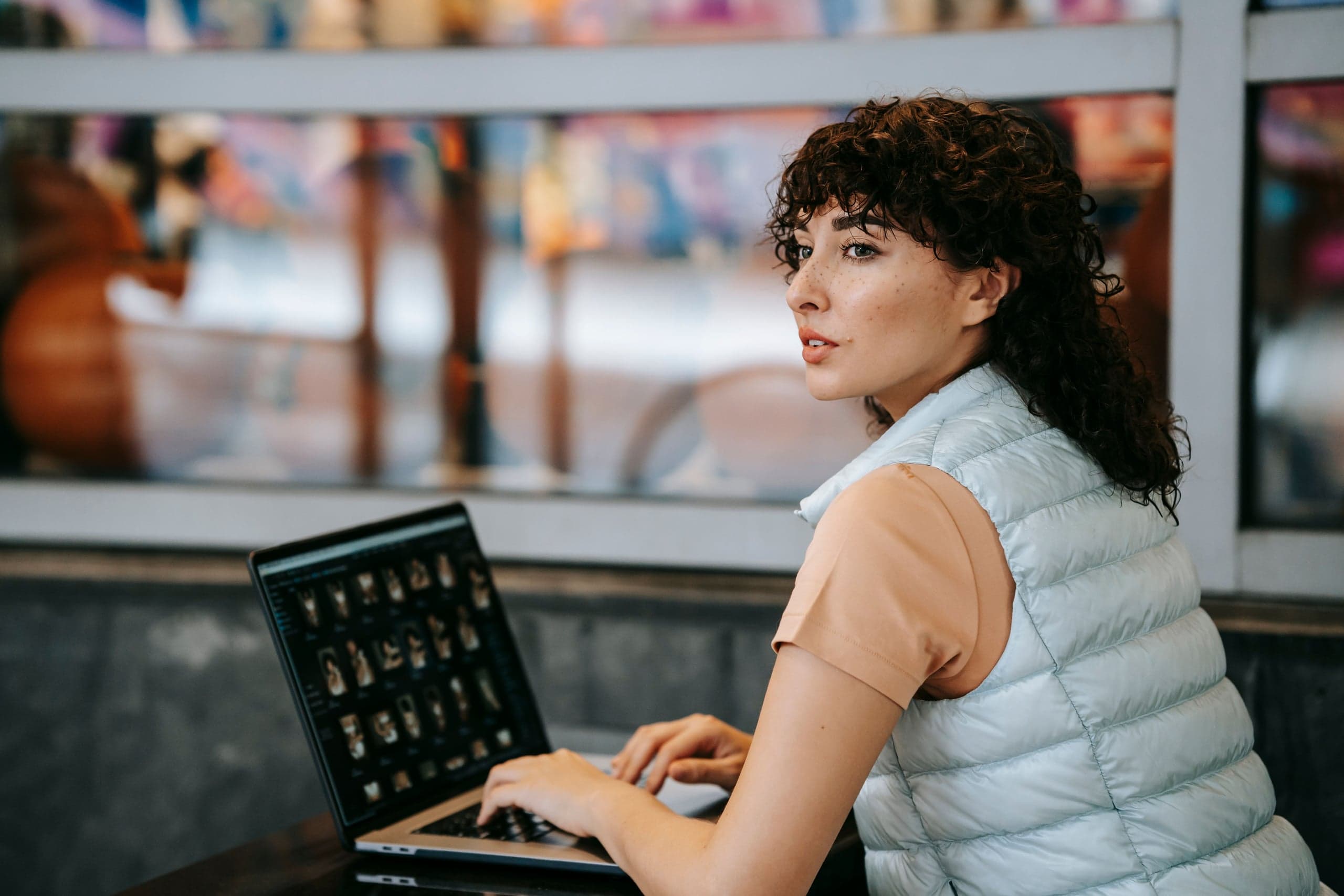 Поиск работы с uhead